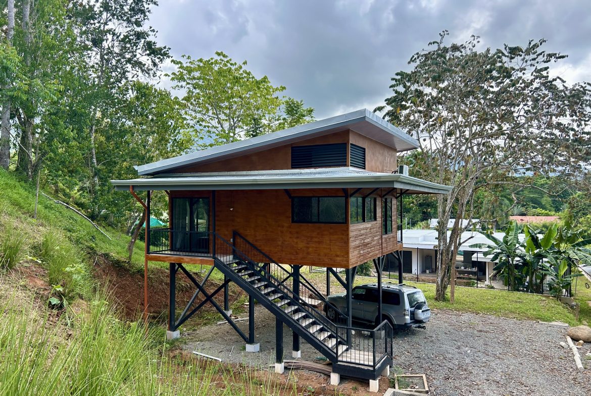 MOVE IN READY 2 BED HOME WITH NICE VIEW AND CLOSE TO BEACH – 0.12 ACRES, Uvita, Costa Rica — photo 2